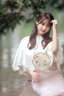亚洲人在777777精品